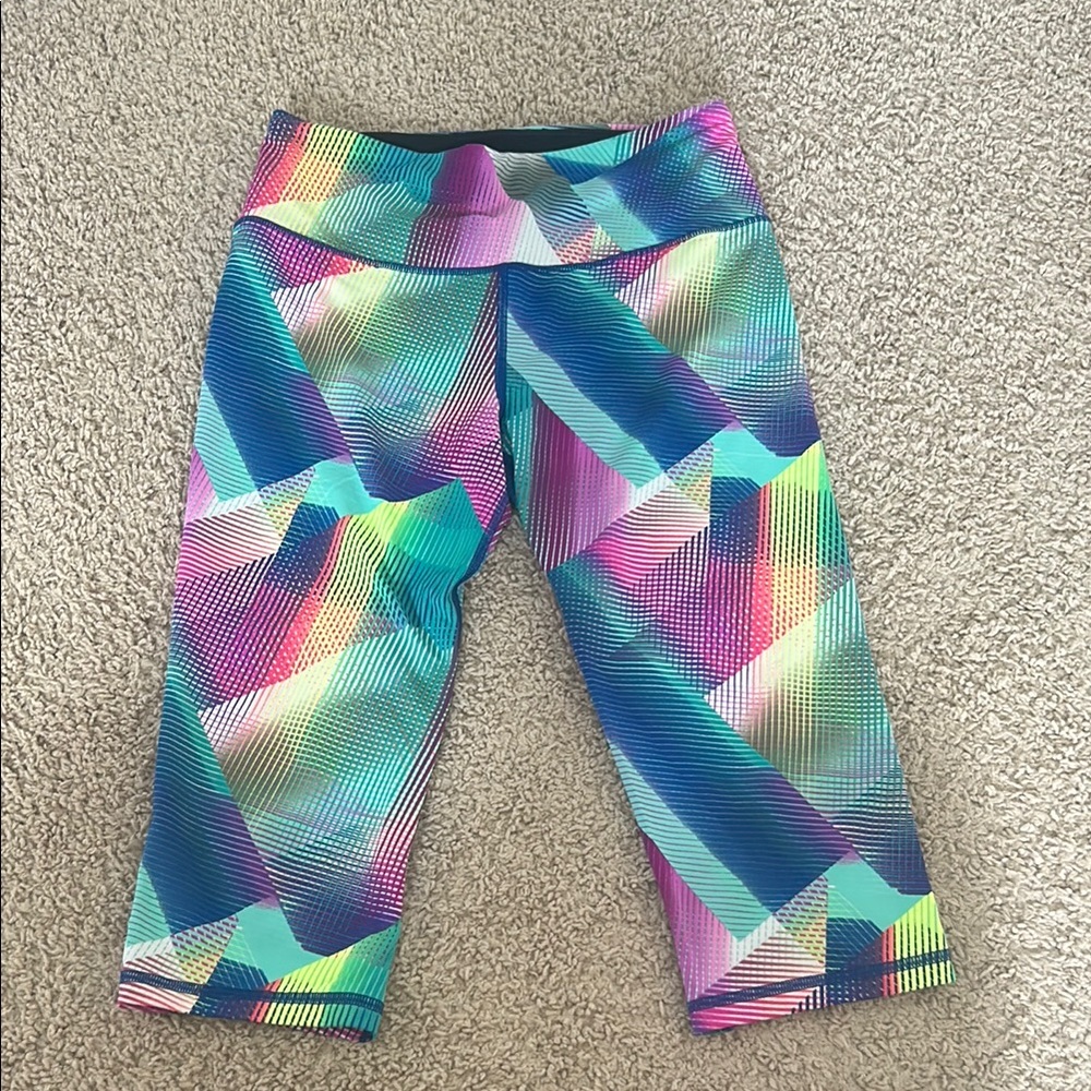 VSX Knockout Geometric Cropped Leggings